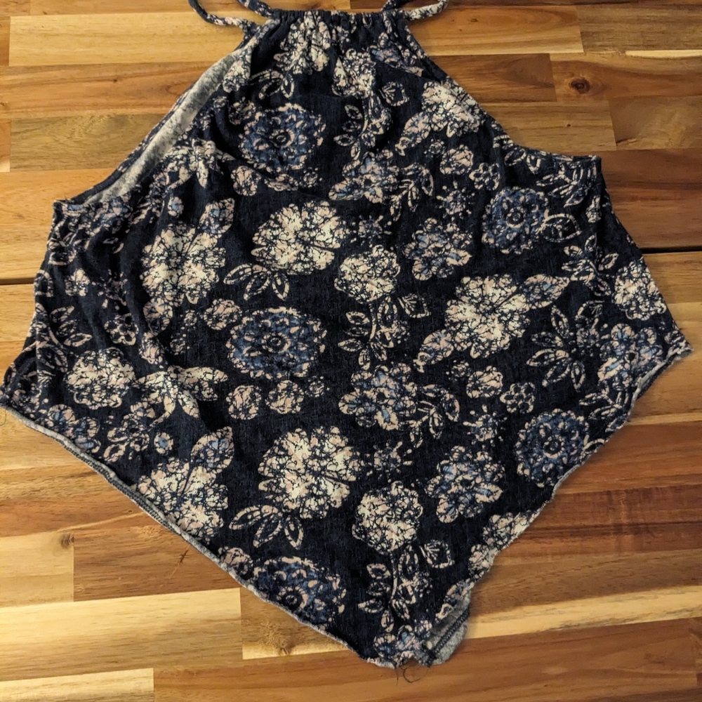 We The Free blue floral crop tank - Picture 4 of 4